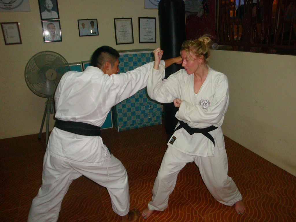 Wado Karate Federation Hua Hin training class girl blocking