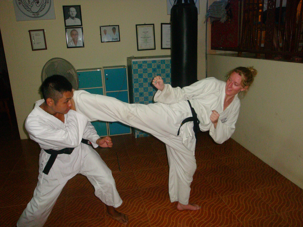 Wado Karate Federation Hua Hin training class girl kicking