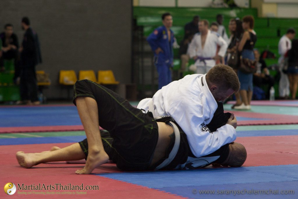 transition on ground during bjj match