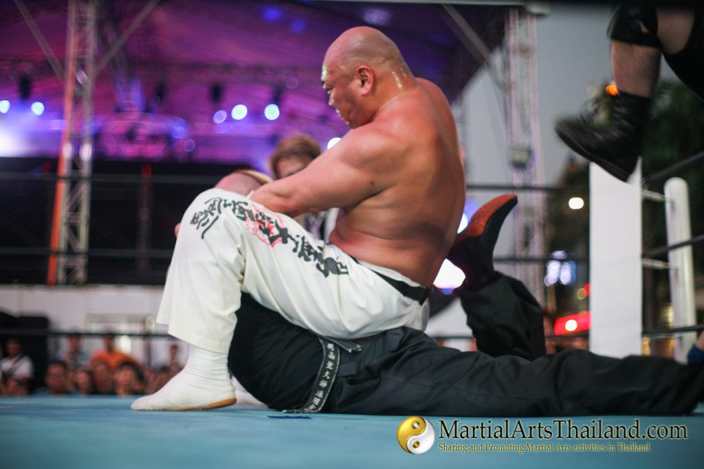 budo fighter neck lock at Pro-Wrestling Japan Expo 2016 Bangkok