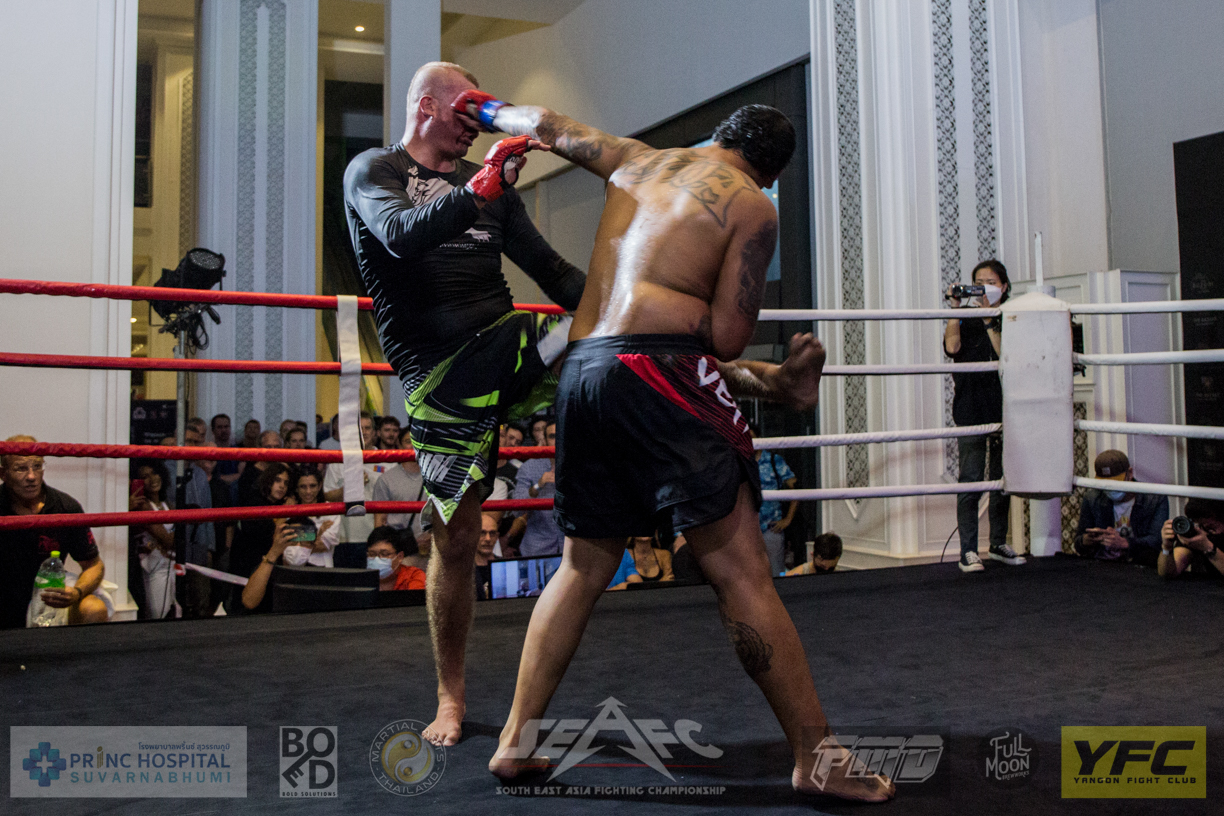 Mose Afoa punching Daniel Dorrer in the face during their MMA match at seafc 2
